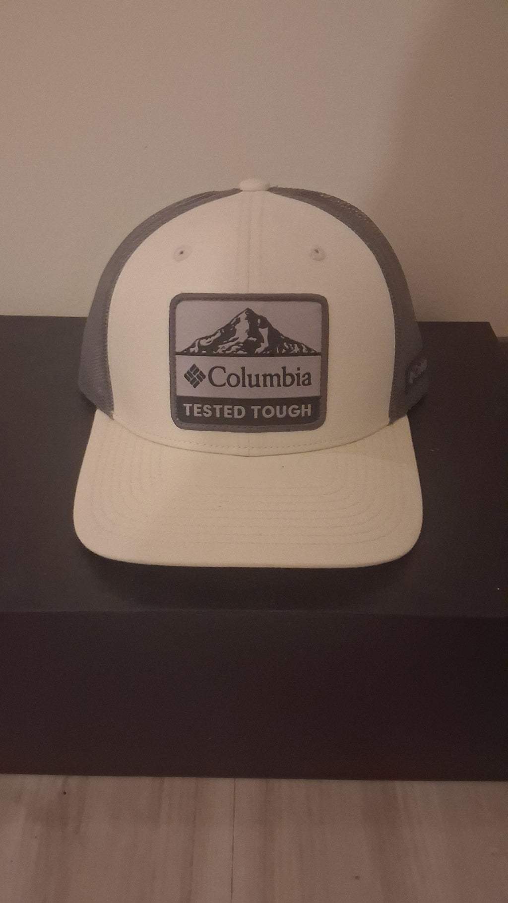 New columbia snapback, no tags