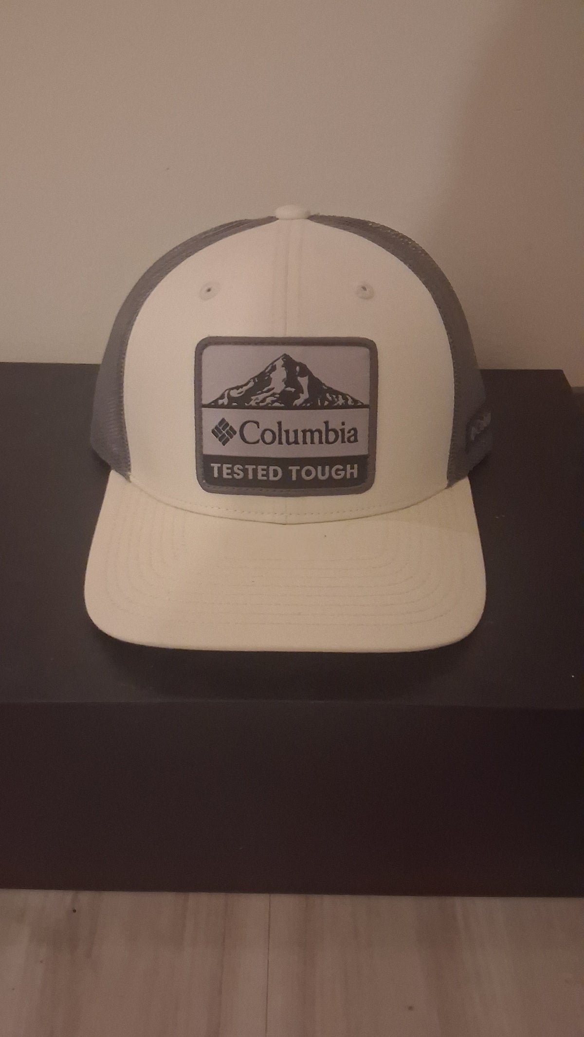 New columbia snapback, no tags