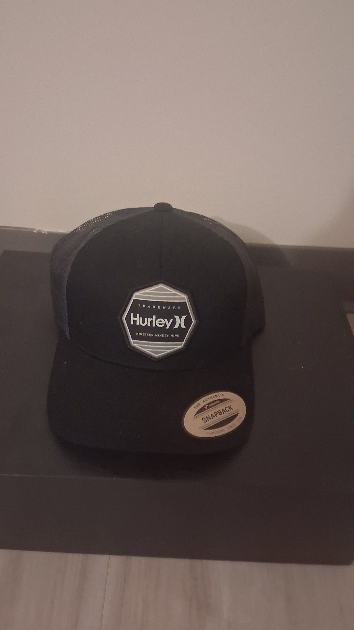 Brand new Hurley snap back