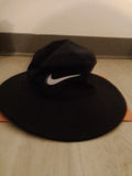 Nike bucket hat ( used )