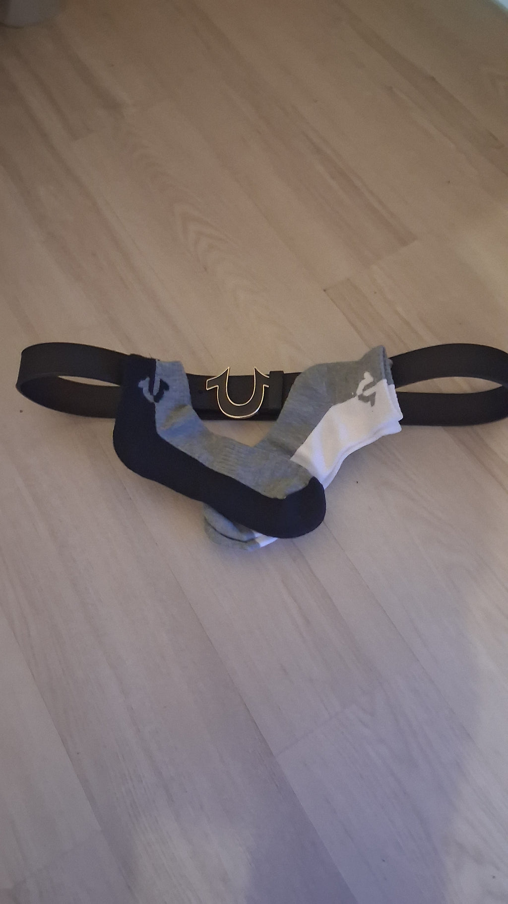 True religion italian leather belt w/ 2 pair of low cut true religion socks(new)