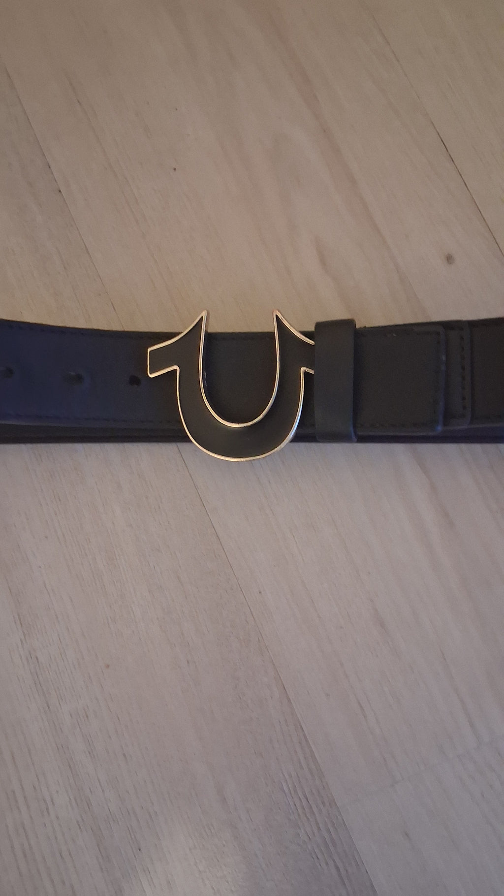 True religion italian leather belt w/ 2 pair of low cut true religion socks(new)