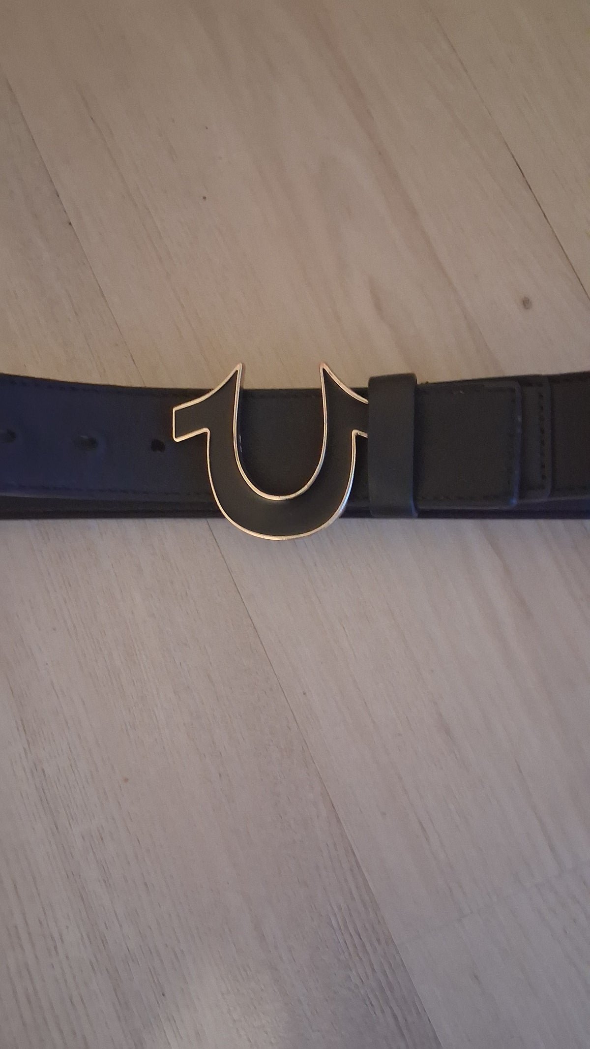 True religion italian leather belt w/ 2 pair of low cut true religion socks(new)